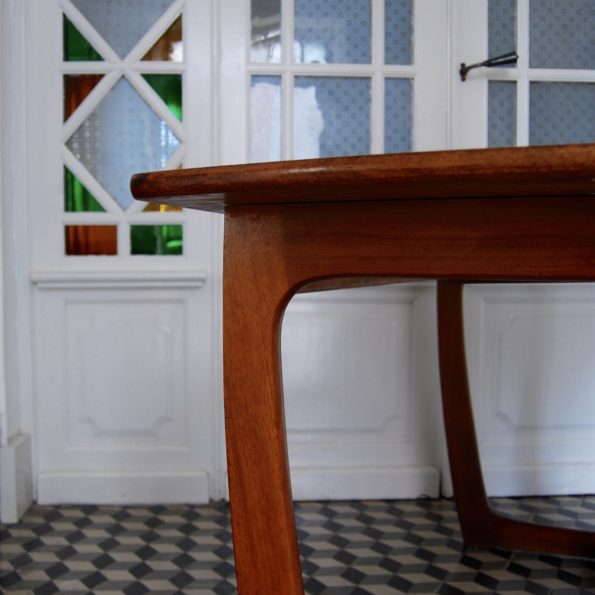 Table de salle à manger rectangulaire en bois teck scandinave