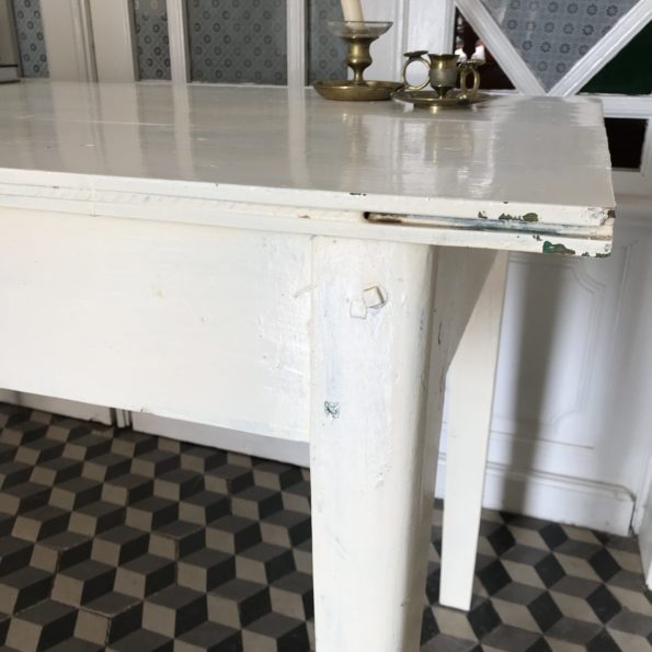Table ancienne blanche en bois vintage