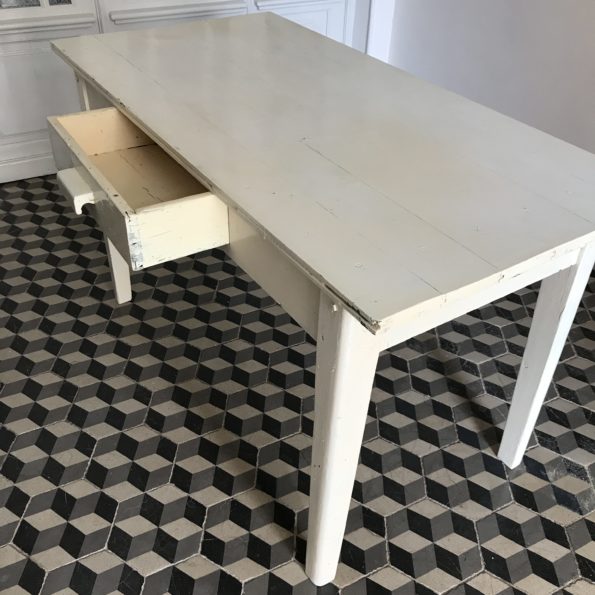 Table ancienne blanche en bois vintage