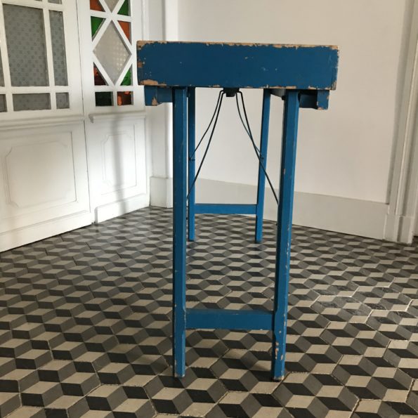 Table pliante en bois bleu porte plantes console