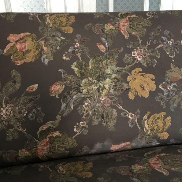 Canapé Napoléon III tissu motif fleurs