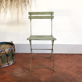 Chaise de jardin pliante en bois et métal avec patine vert