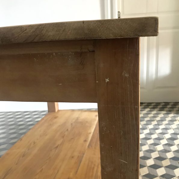 Table drapier d'atelier ou industriel en bois à roulettes