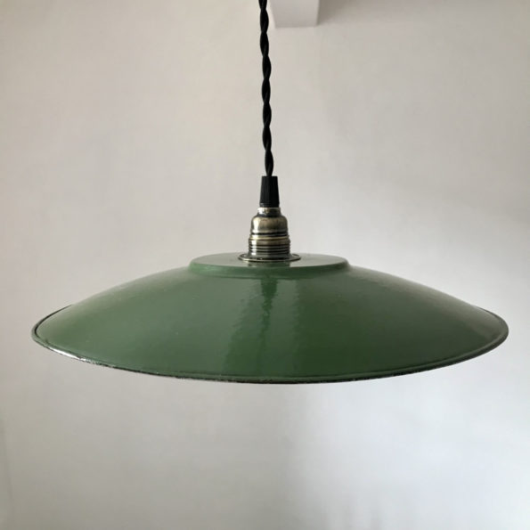 Suspension abat-jour en métal vert pour un style vintage et industriel