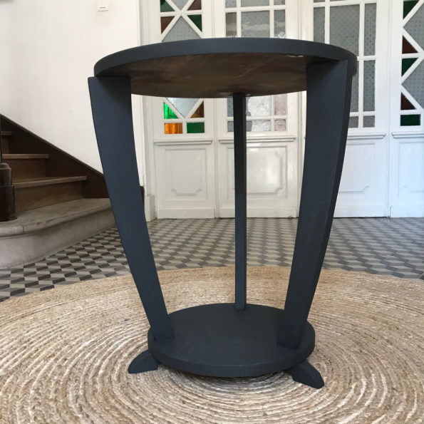 Table d'appoint tripode style Art Déco en bois peint en noir mat