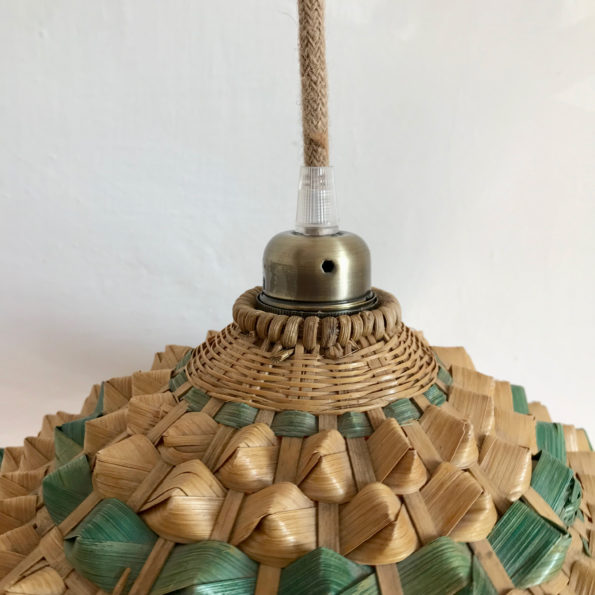 Suspension créée chapeau de paille japonais chiné naturel et vert vintage