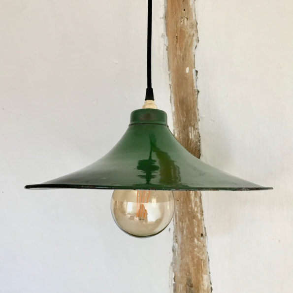 Suspension lampe abat-jour émaillé vert industriel et vintage