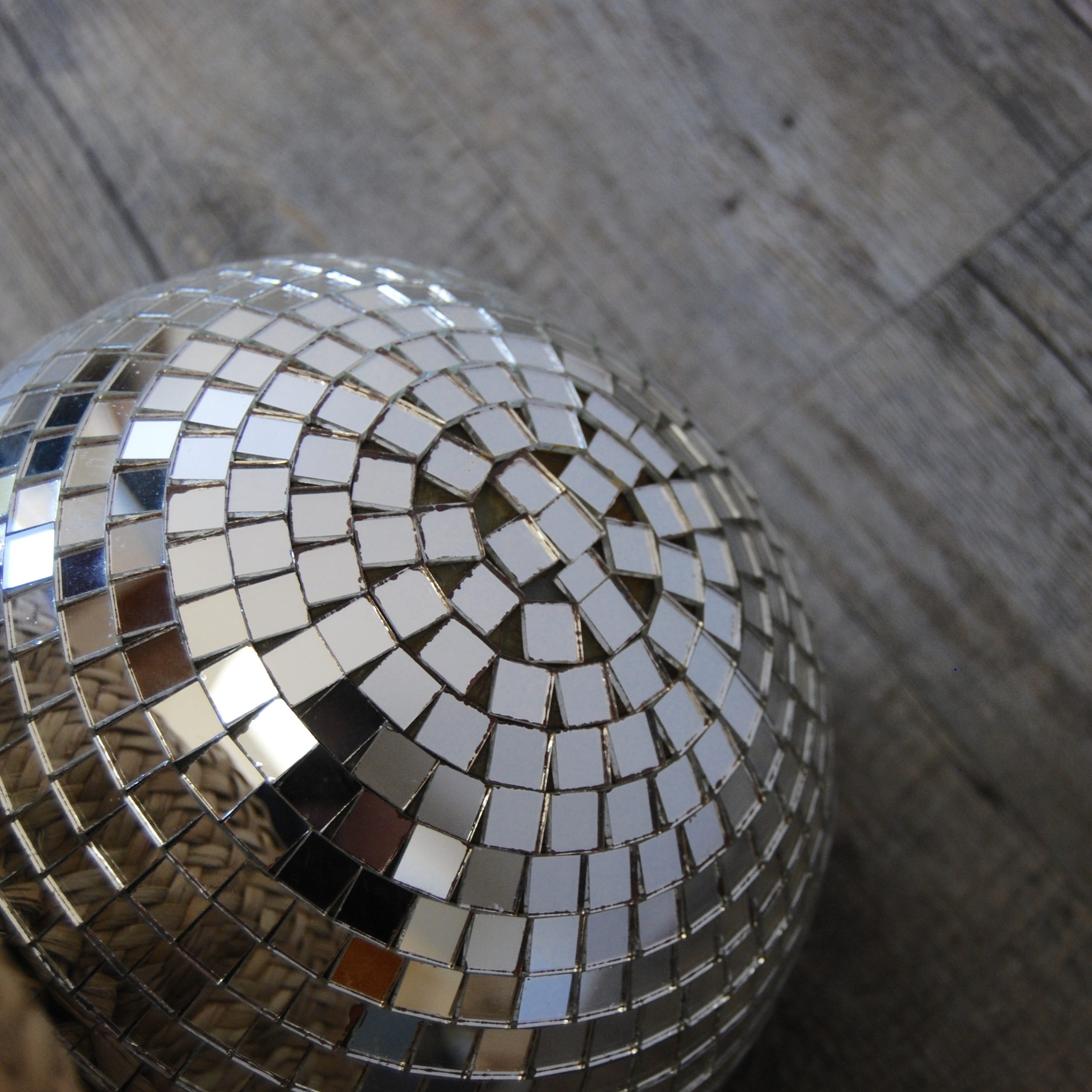 Boule à facettes décoration disco brocante vintage fêtes