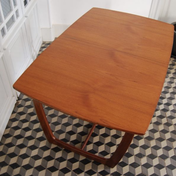 Table de salle à manger rectangulaire en bois teck scandinave