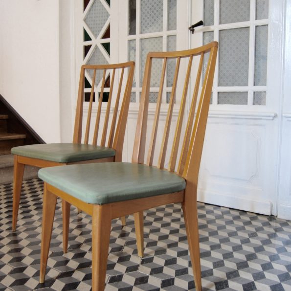 Chaises en bois et skaï vert scandinave vintage