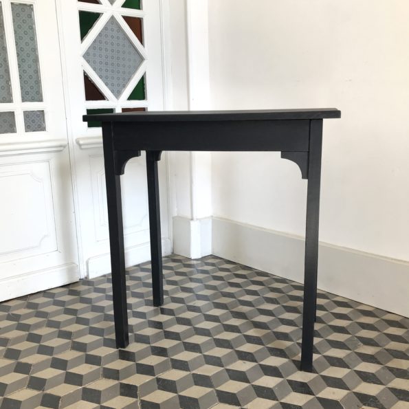 Table console en bois peint noir peinture libéron queue de pied mat