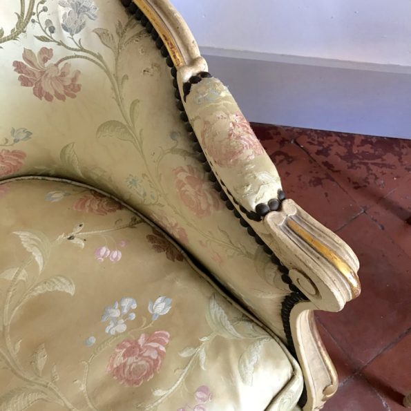 Fauteuil bergère en soie ancien vintage style Louis XV