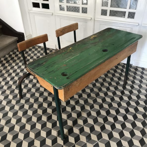 Bureau ou pupitre d'écolier en bois et métal 2 places vintage enfant vert