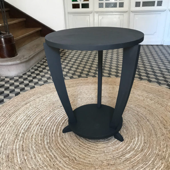 Table d'appoint tripode style Art Déco en bois peint en noir mat